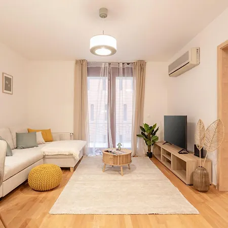 Leda Private Apartment