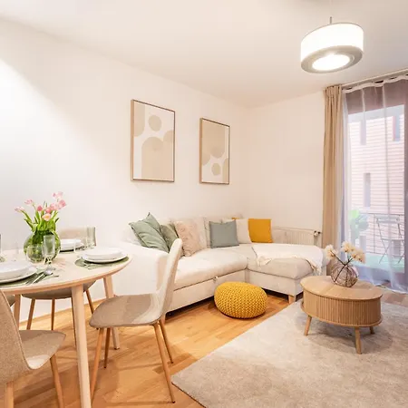 Léda Private * Budapest