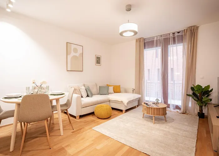 Leda Private Apartment *