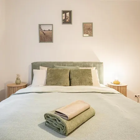 Leda Private Apartment *