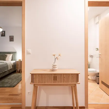 Apartment Leda Private *