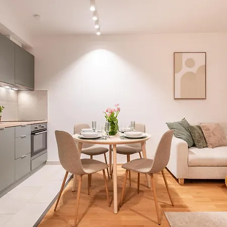 Leda Private Apartman *